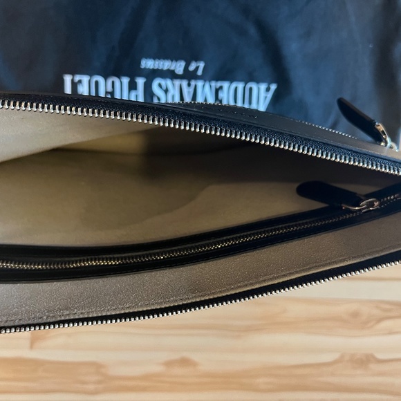 AUDEMARS PIGUET Black zip up leather folio bag - Picture 6 of 6